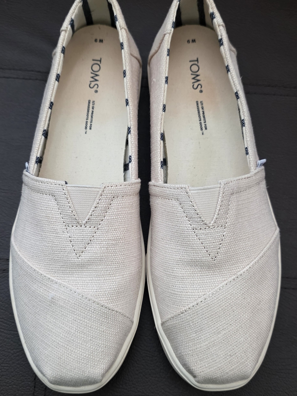 TOMS Classic Canvas Slip-On - Light Beige